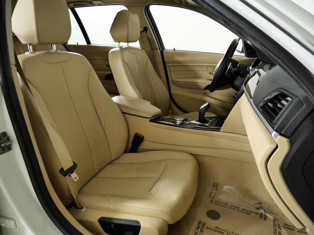 Thumbnail: 2015 BMW 3 Series - 22