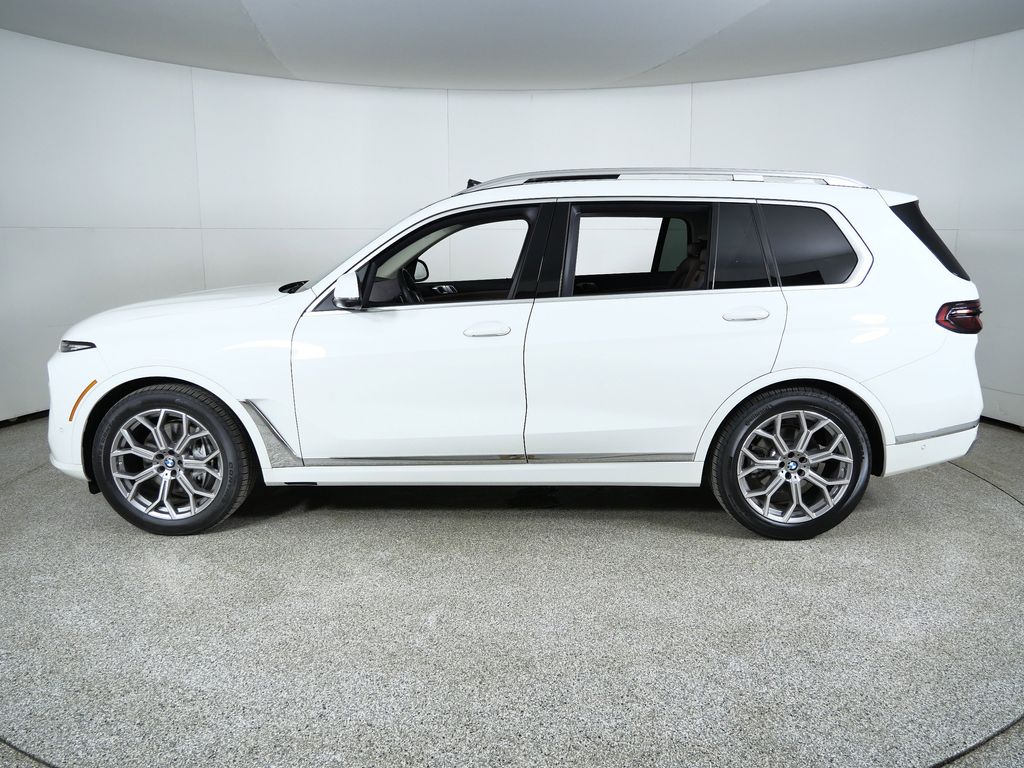 Thumbnail: 2023 BMW X7 - 18