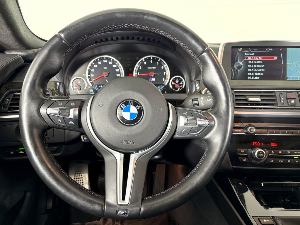 Thumbnail: 2015 BMW M6 - 8