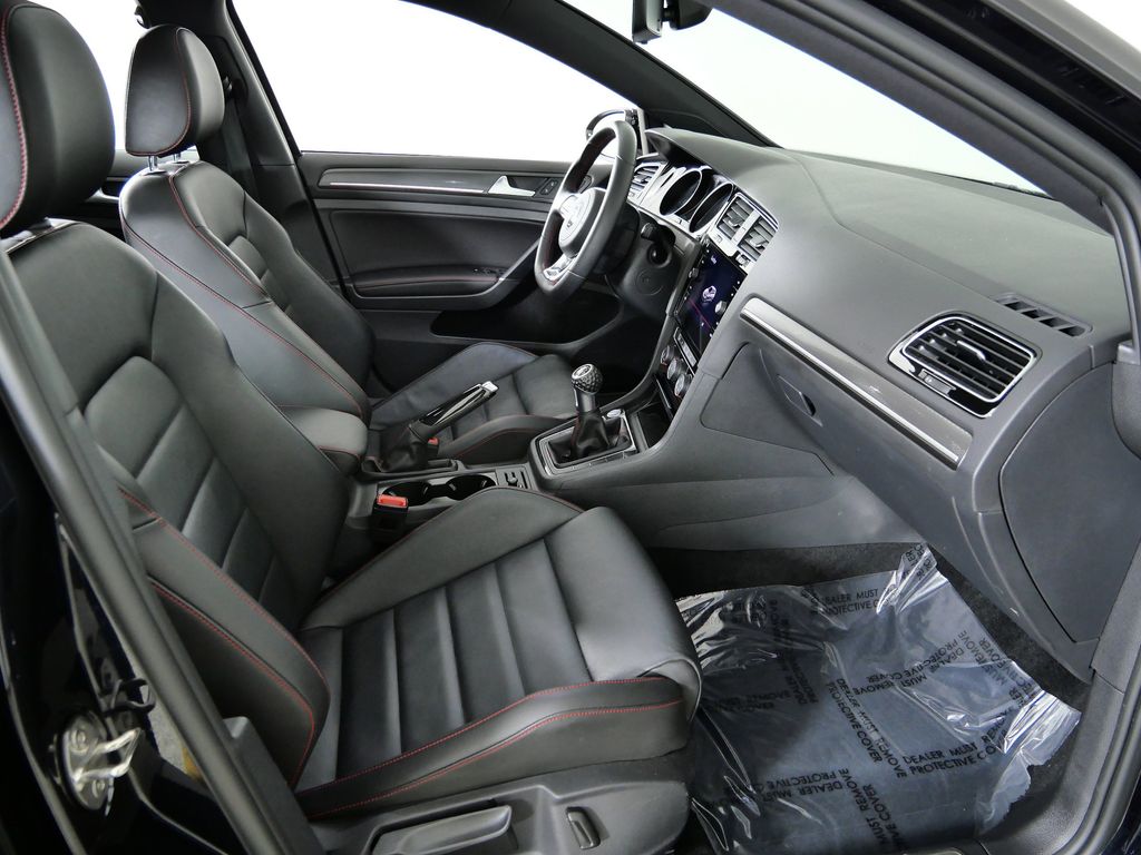 Thumbnail: 2021 Volkswagen Golf - 21