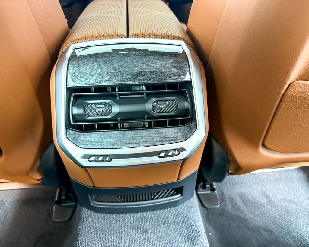 Thumbnail: 2025 BMW 7 Series - 24