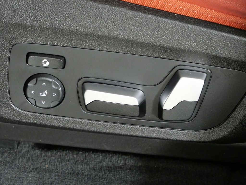 Thumbnail: 2023 BMW X4 - 39