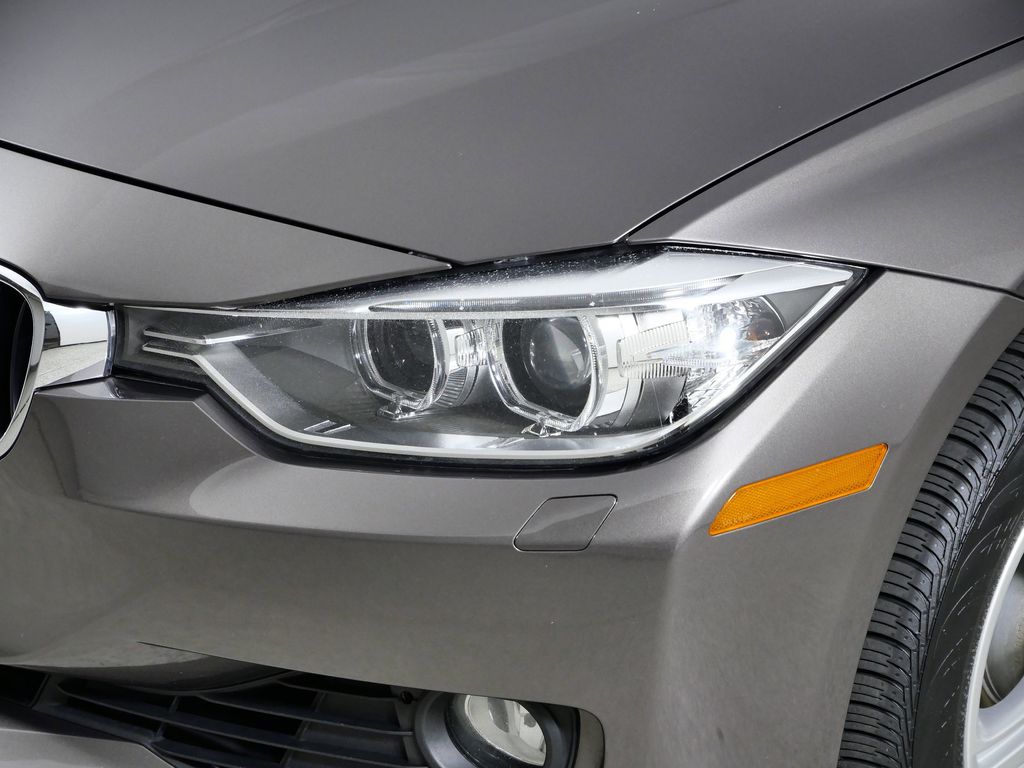 Thumbnail: 2015 BMW 3 Series - 4