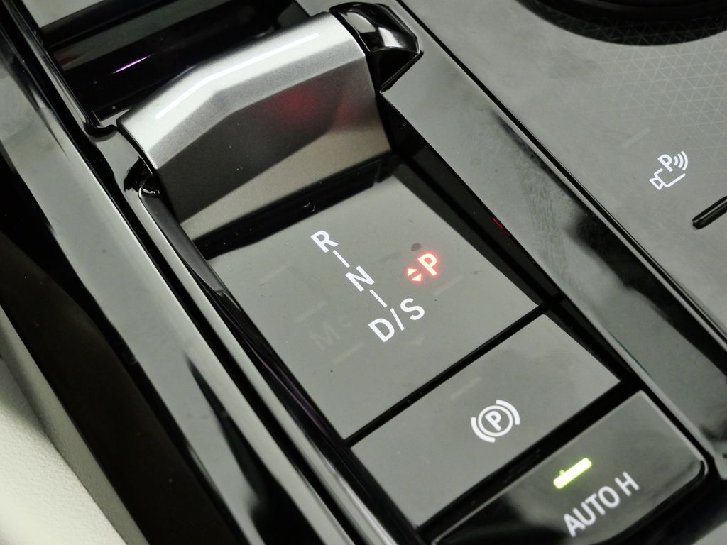 Thumbnail: 2026 BMW 5 Series - 47