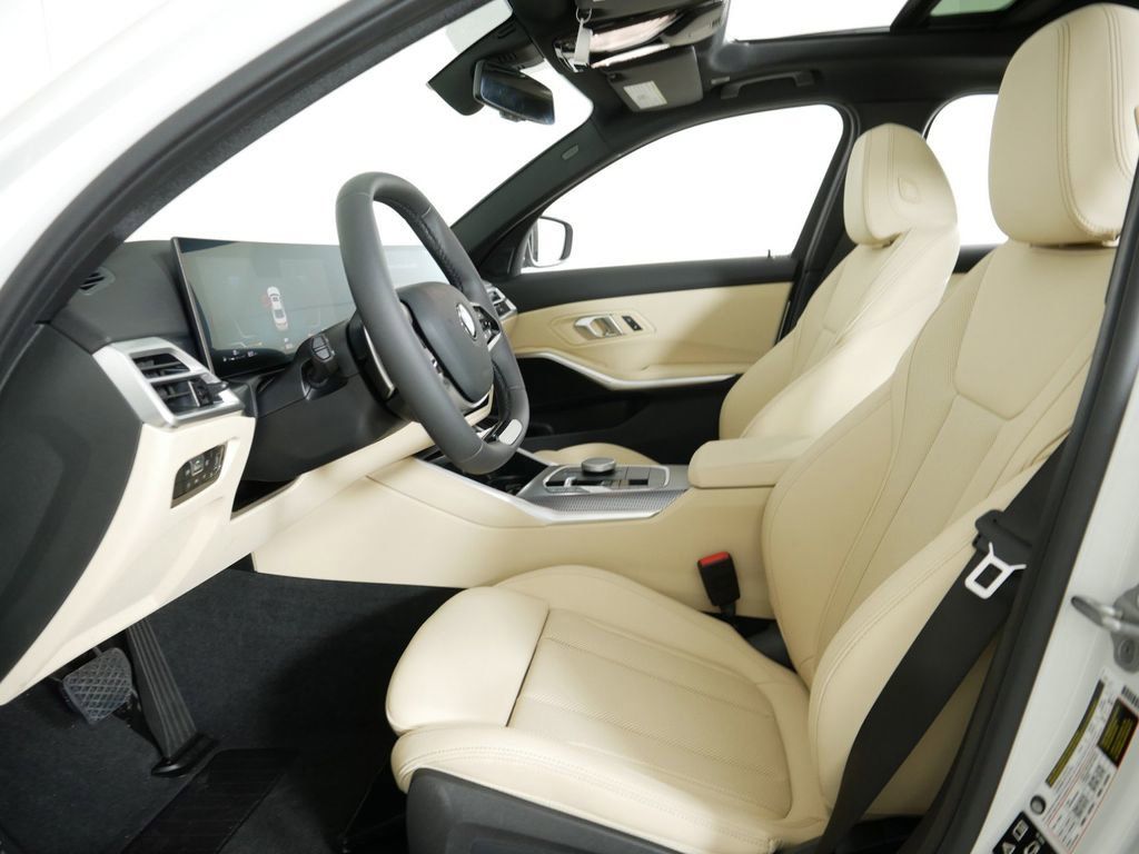 Thumbnail: 2025 BMW 3 Series - 31