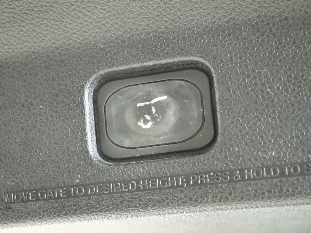 Thumbnail: 2016 Ford Explorer - 31