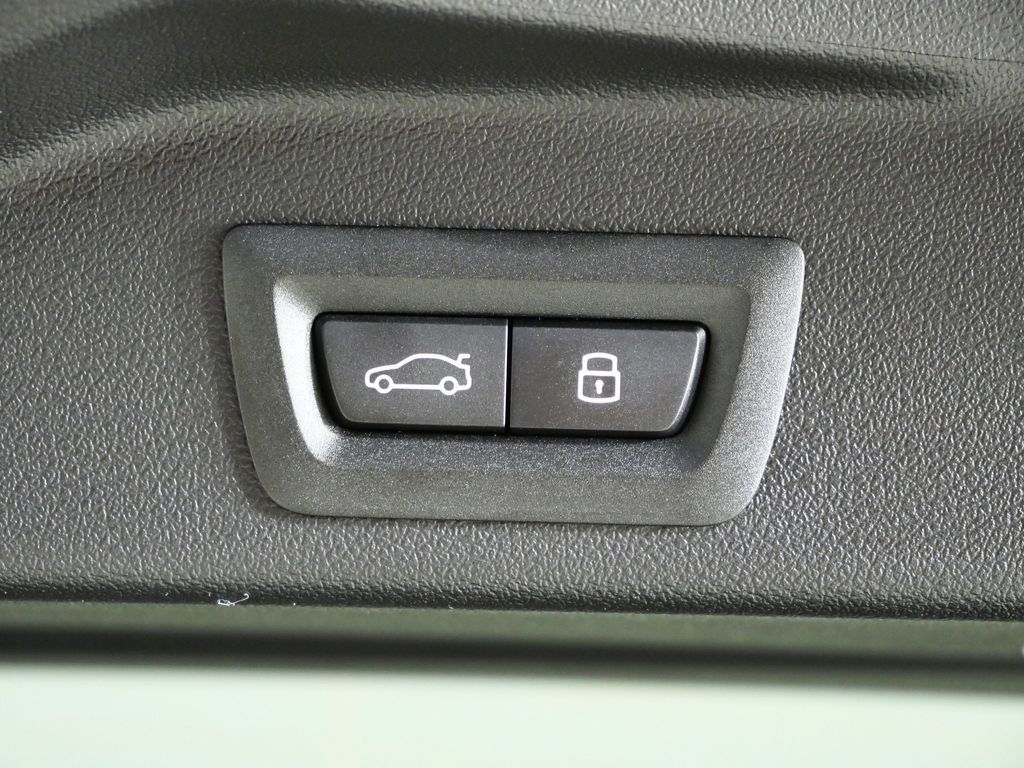 Thumbnail: 2026 BMW X5 - 30