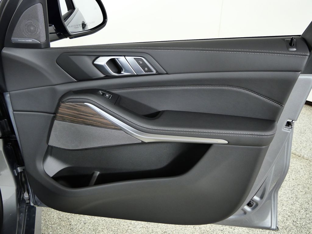 Thumbnail: 2026 BMW X5 - 19