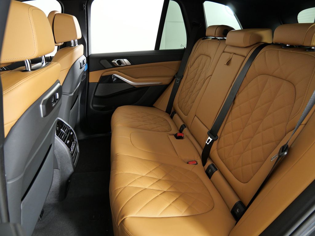 Thumbnail: 2026 BMW X5 - 33