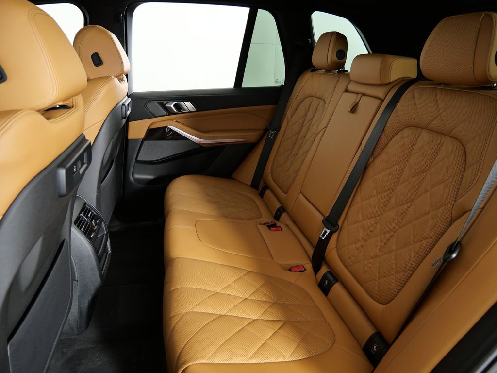 Thumbnail: 2023 BMW X5 - 33