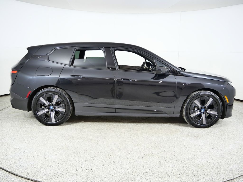 Thumbnail: 2023 BMW iX - 10