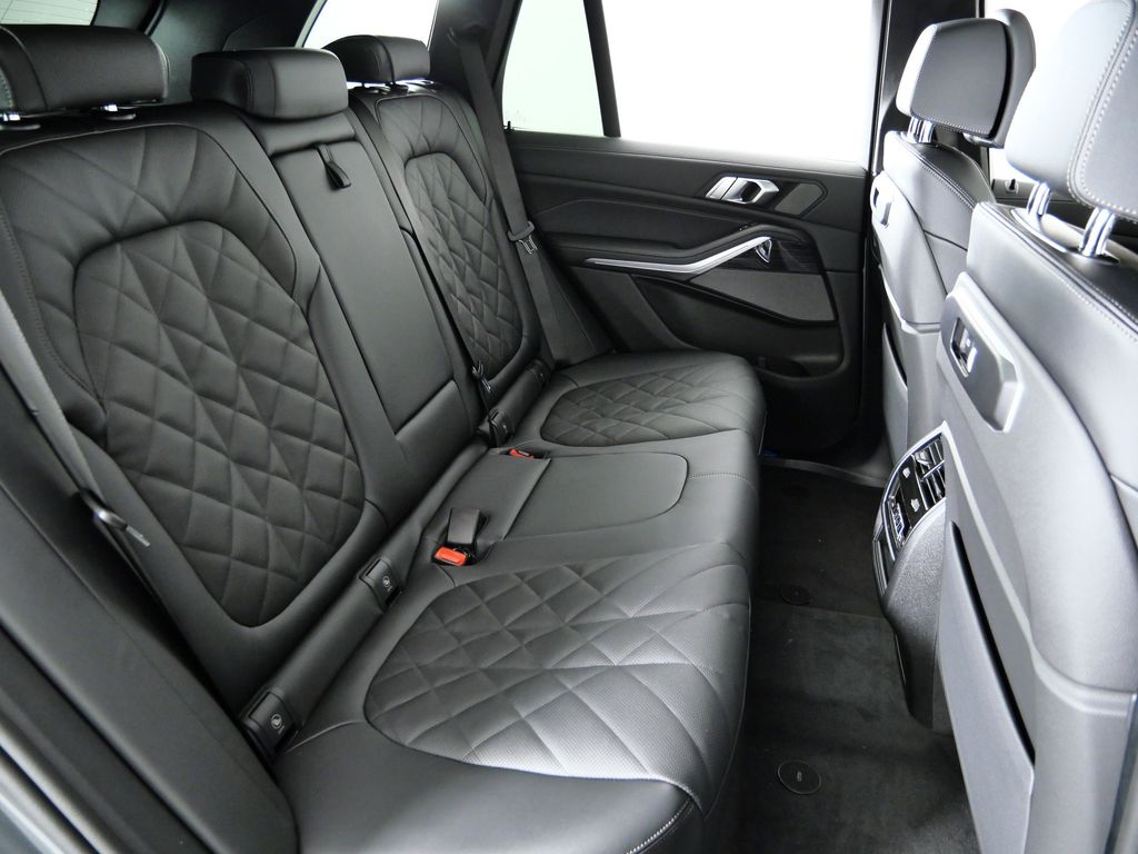 Thumbnail: 2026 BMW X5 - 27