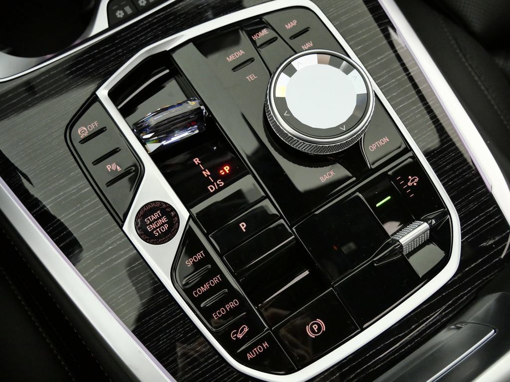 Thumbnail: 2026 BMW X7 - 50