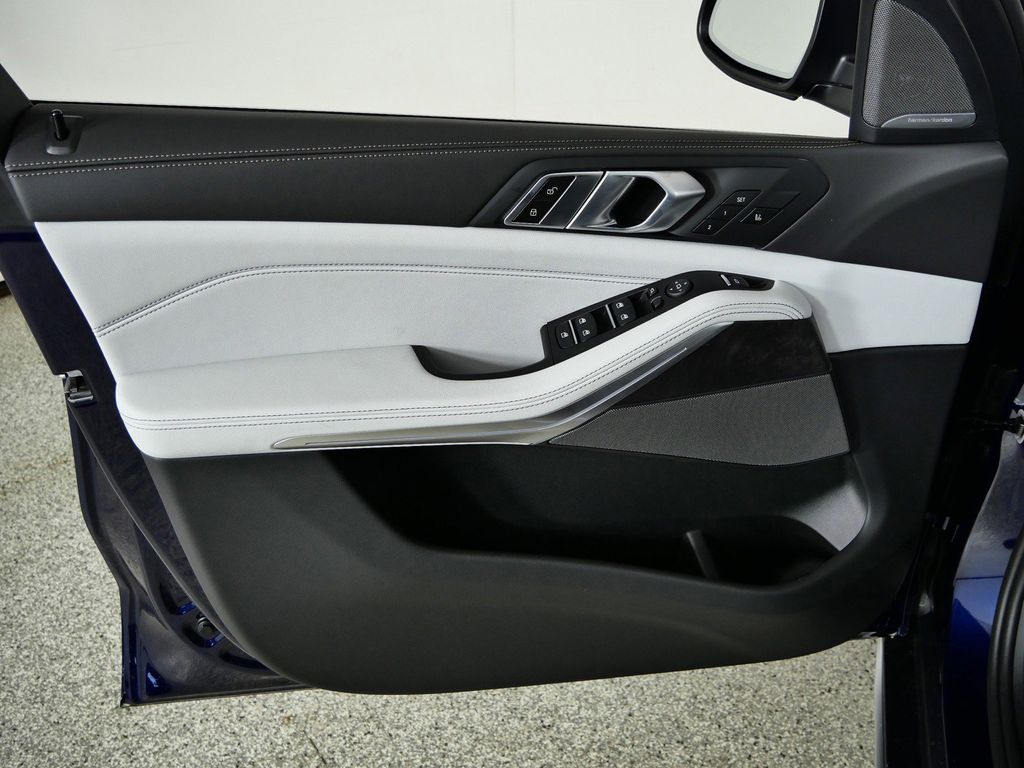 Thumbnail: 2026 BMW X5 - 33