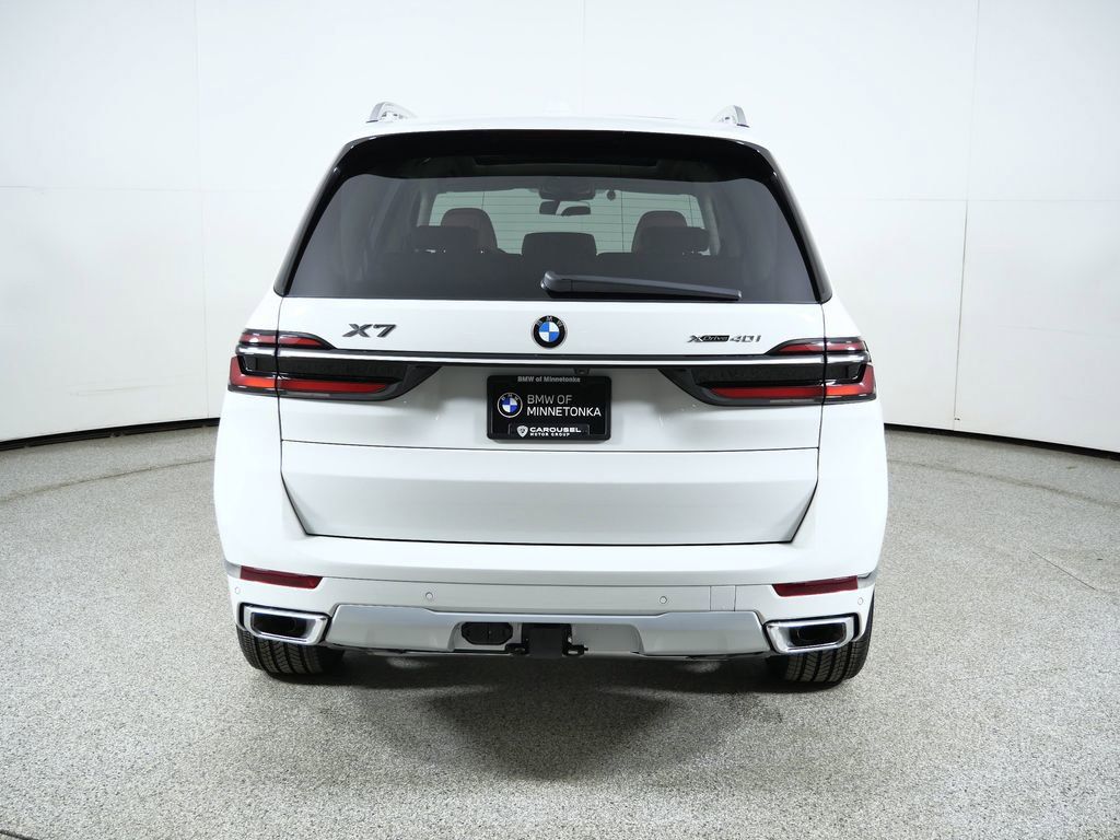 Thumbnail: 2026 BMW X7 - 12