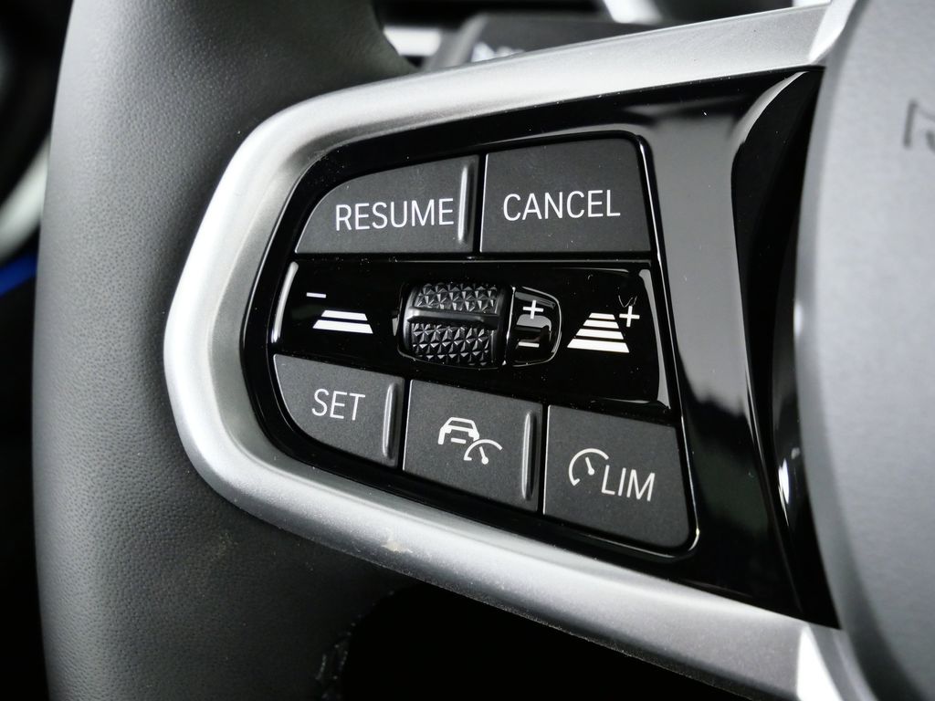 Thumbnail: 2026 BMW i4 - 40