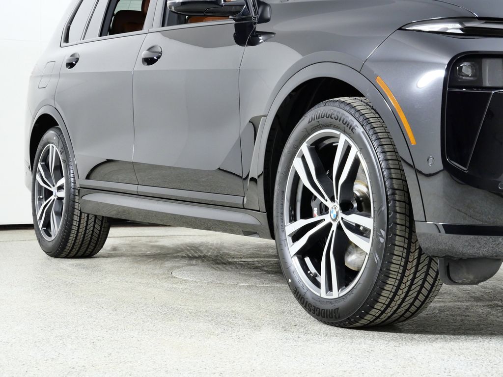 Thumbnail: 2026 BMW X7 - 6