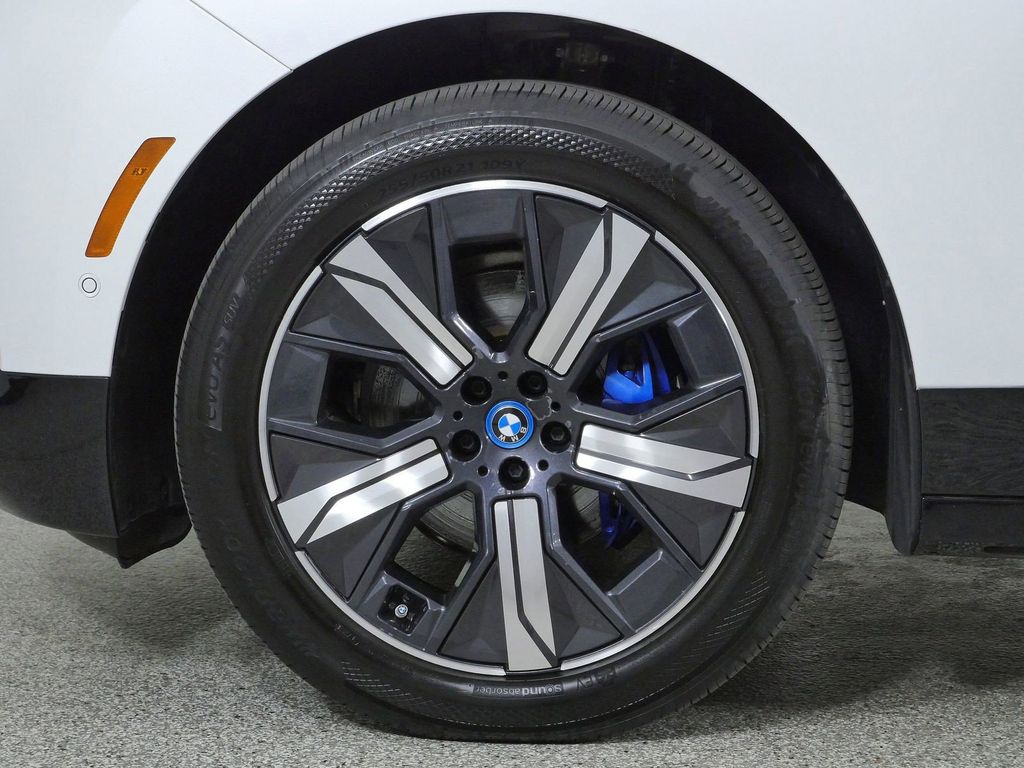 Thumbnail: 2024 BMW iX - 19