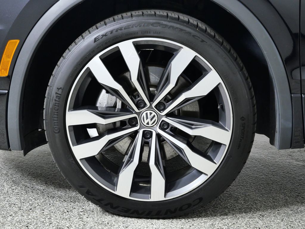 Thumbnail: 2021 Volkswagen Tiguan - 18