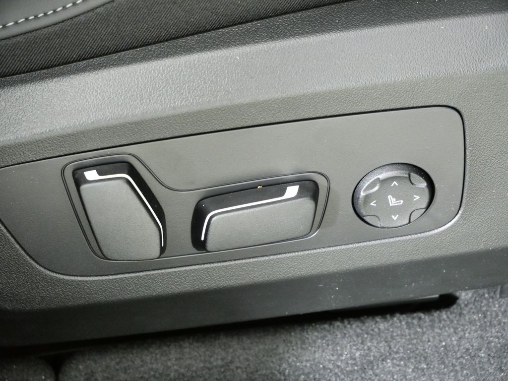 Thumbnail: 2026 BMW X3 - 23