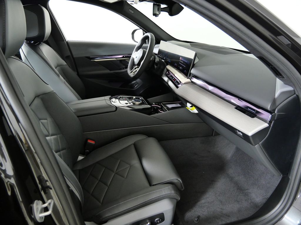 Thumbnail: 2026 BMW 5 Series - 21