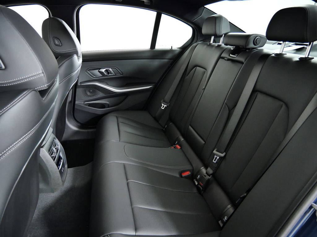 Thumbnail: 2026 BMW 3 Series - 31