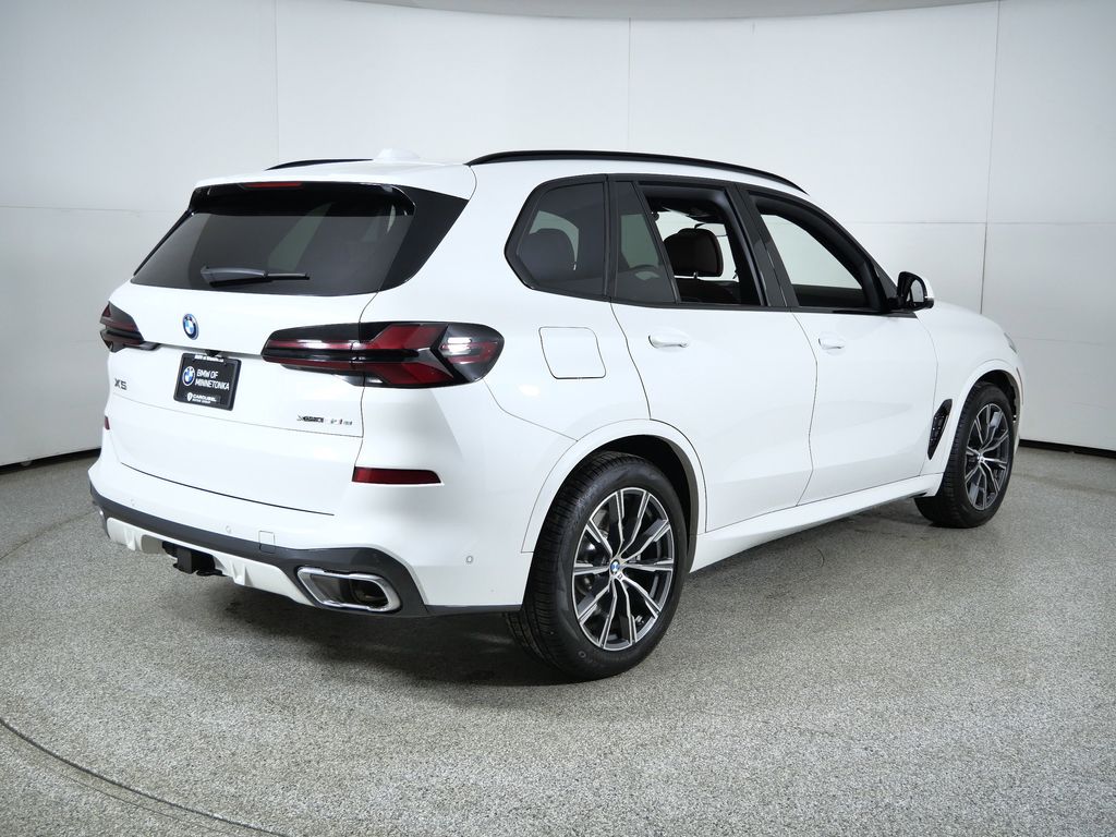 Thumbnail: 2026 BMW X5 - 10