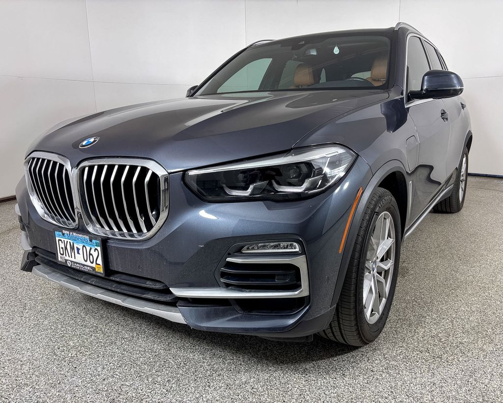 Thumbnail: 2021 BMW X5 - 5