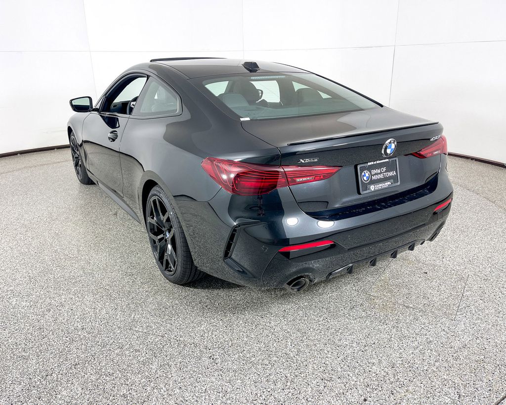 Thumbnail: 2025 BMW 4 Series - 11