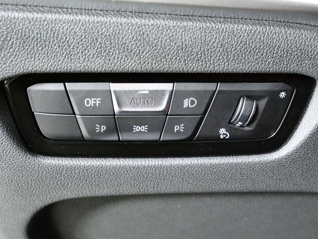 Thumbnail: 2025 BMW i4 - 44