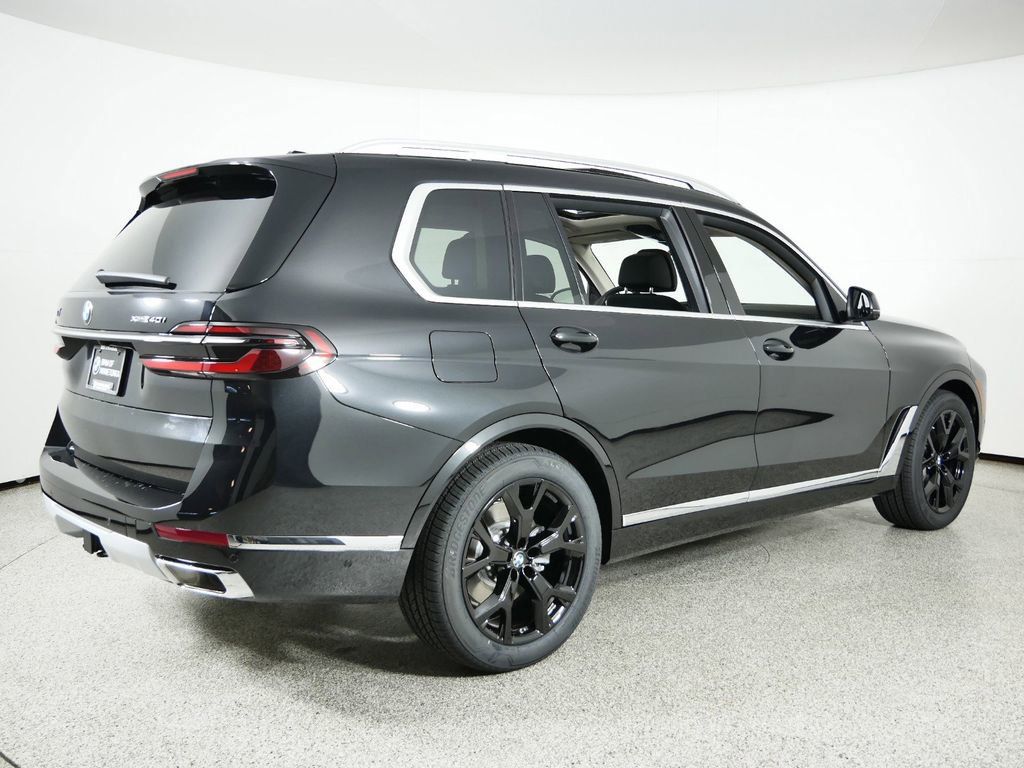 Thumbnail: 2025 BMW X7 - 10