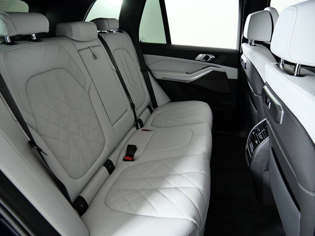 Thumbnail: 2026 BMW X5 - 29