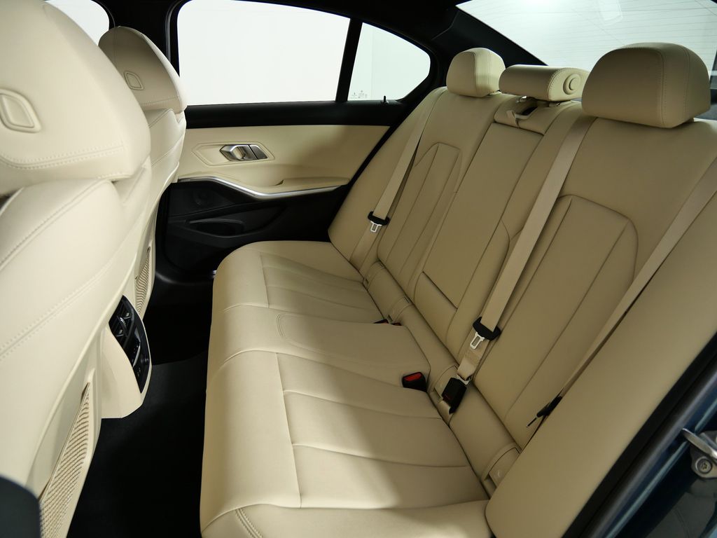 Thumbnail: 2020 BMW 3 Series - 31