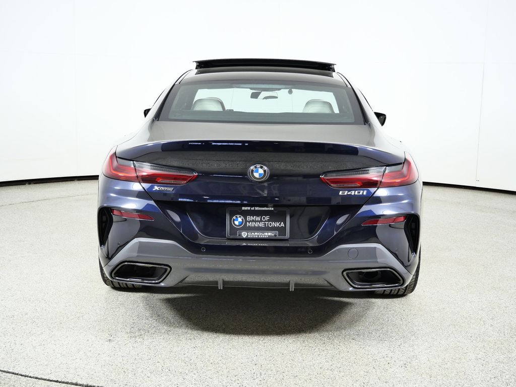 Thumbnail: 2026 BMW 8 Series - 10