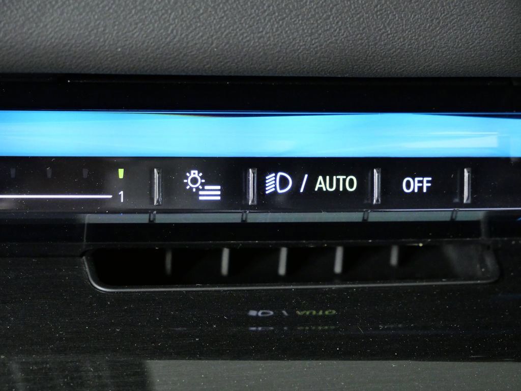 Thumbnail: 2026 BMW i5 - 40