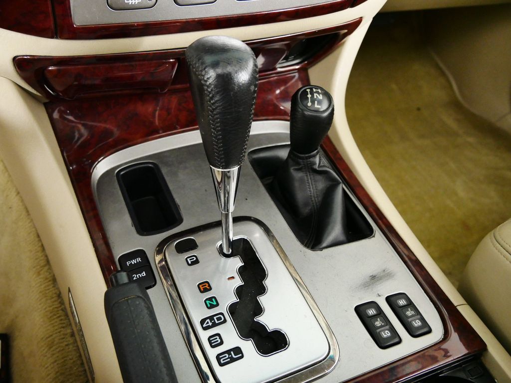 Thumbnail: 2004 Toyota Land Cruiser - 37