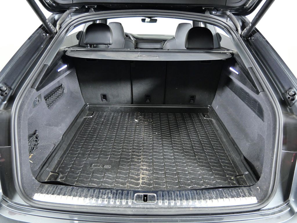 Thumbnail: 2023 Audi SQ8 - 26