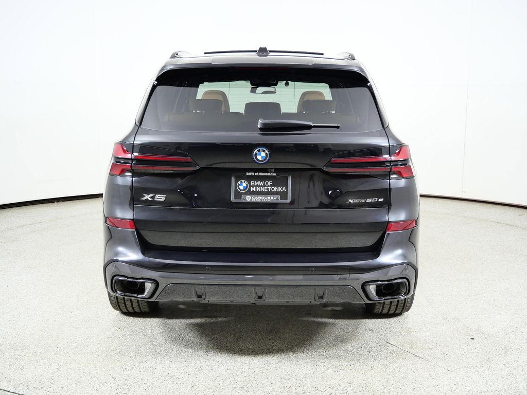Thumbnail: 2026 BMW X5 - 10