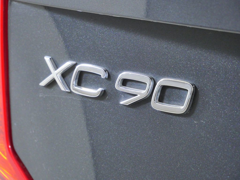 Thumbnail: 2022 Volvo XC90 - 13