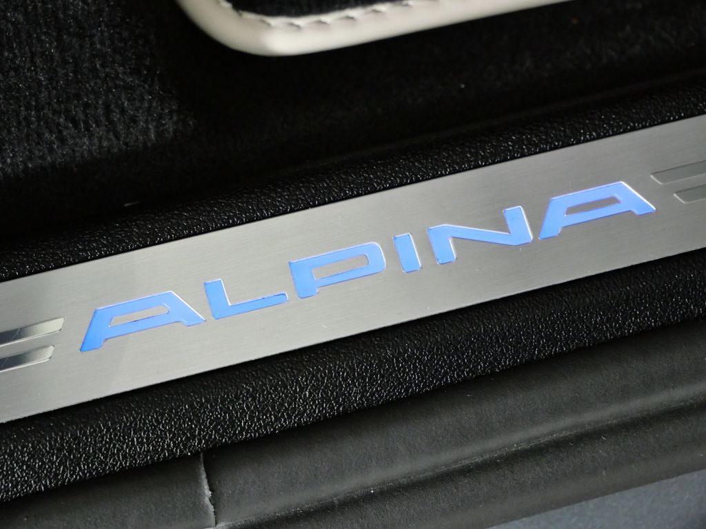 Thumbnail: 2023 BMW X7 - 28