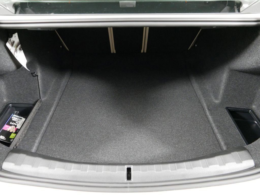 Thumbnail: 2025 BMW 3 Series - 27