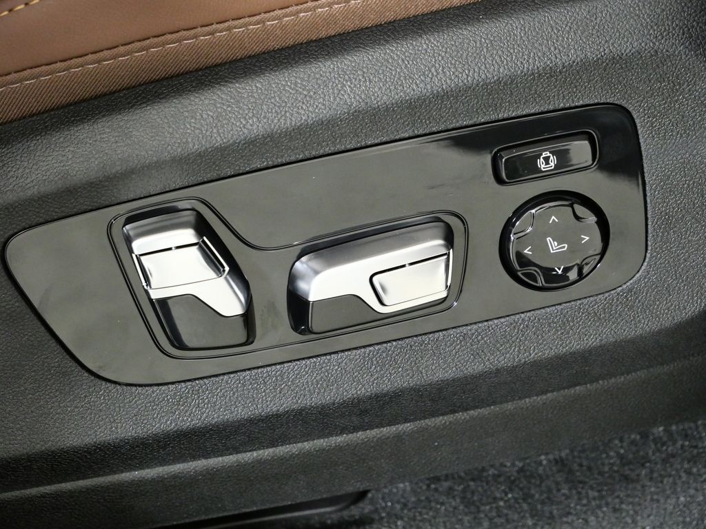 Thumbnail: 2026 BMW X5 - 22