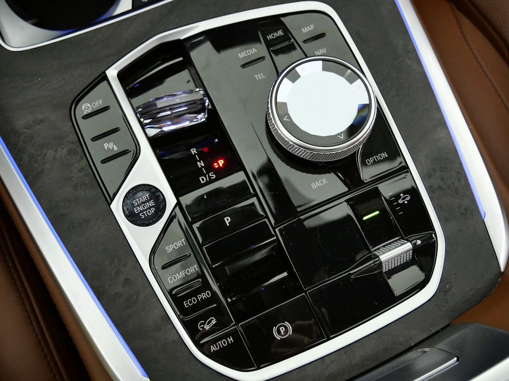 Thumbnail: 2025 BMW X7 - 49