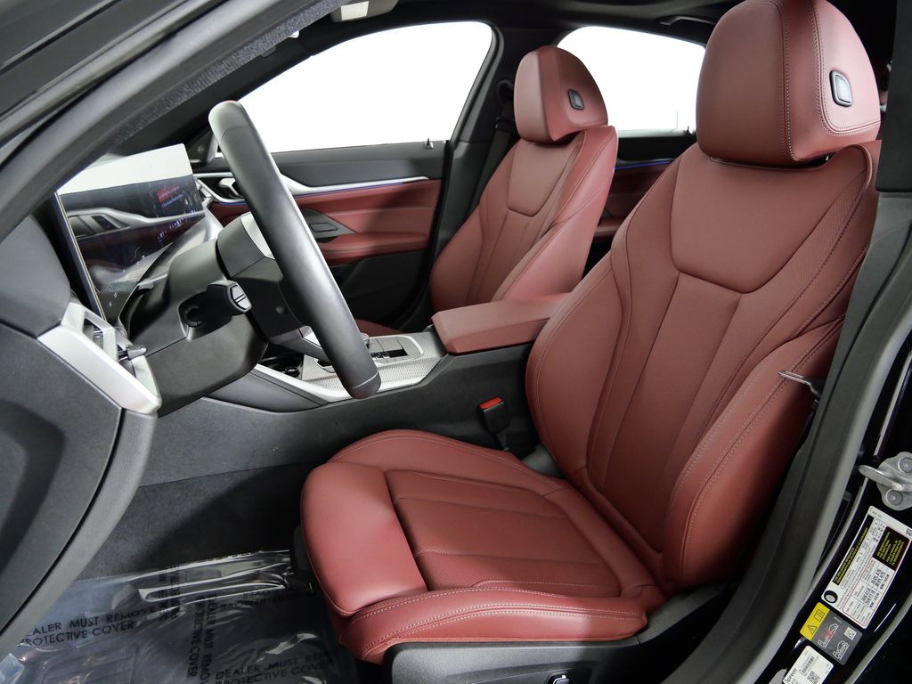 Thumbnail: 2025 BMW i4 - 39