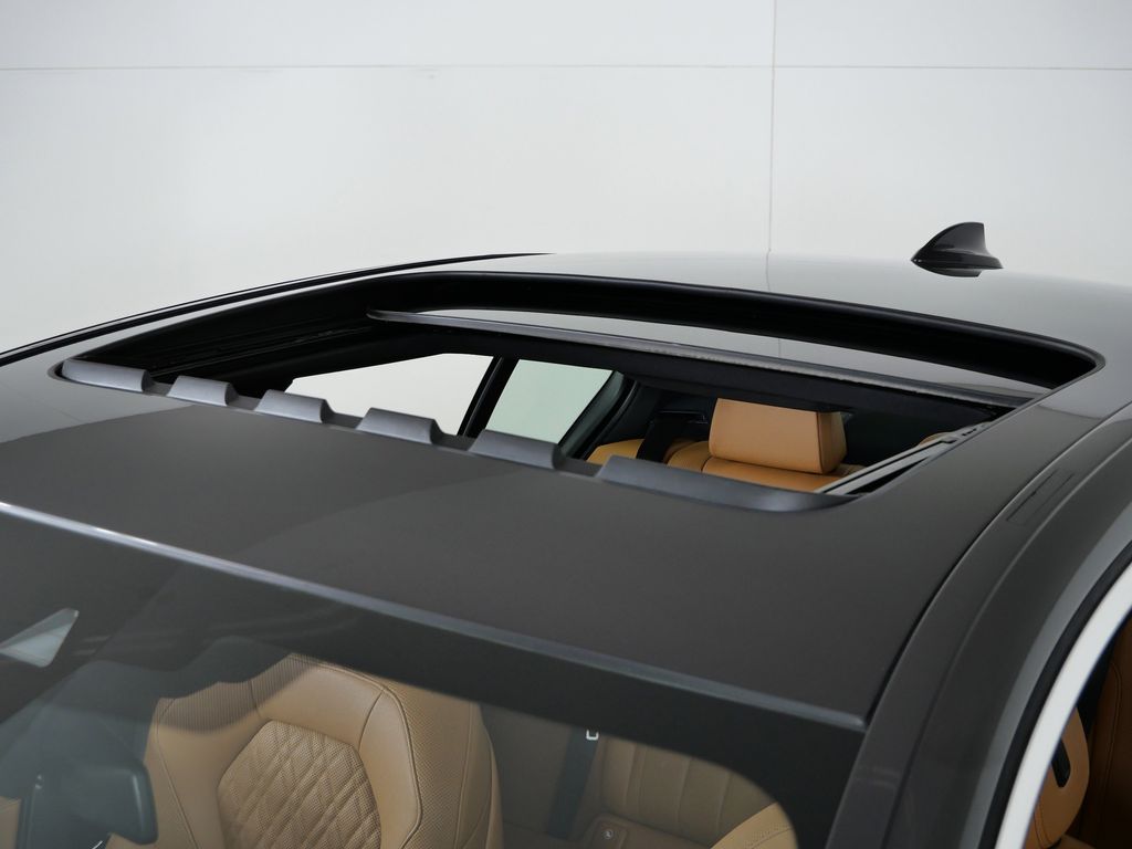 Thumbnail: 2021 BMW 5 Series - 19