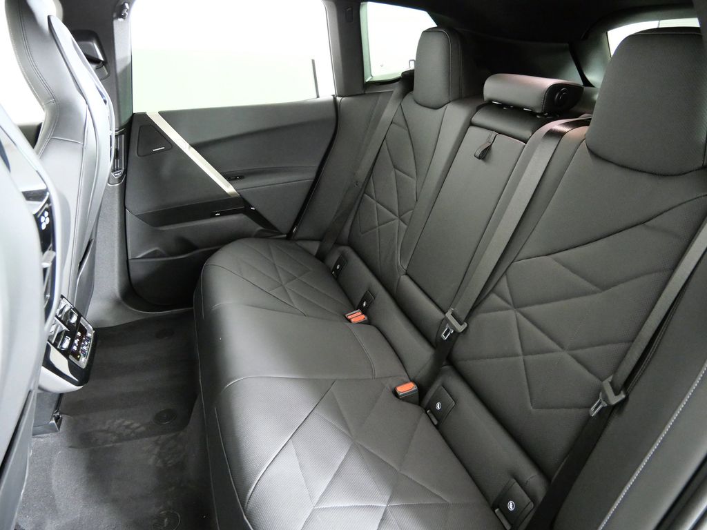 Thumbnail: 2023 BMW iX - 36