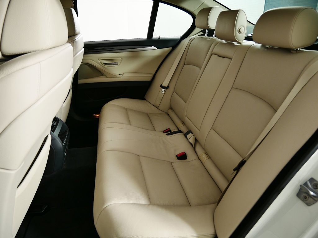 Thumbnail: 2013 BMW 5 Series - 29