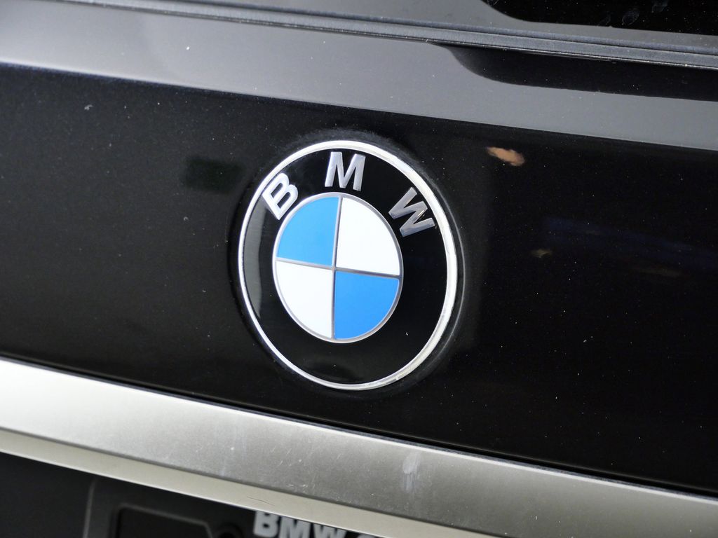 Thumbnail: 2020 BMW X7 - 12