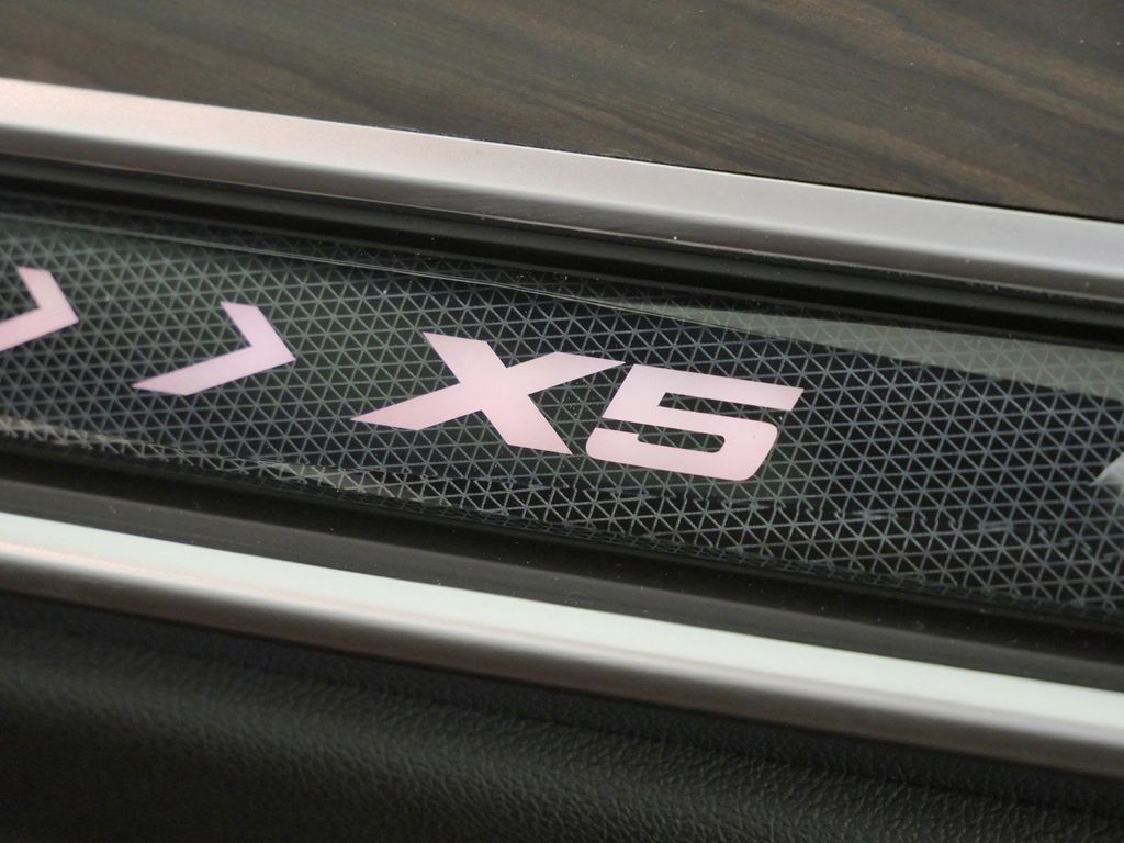 Thumbnail: 2026 BMW X5 - 24