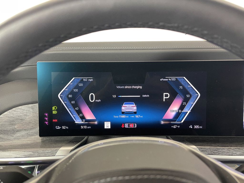 Thumbnail: 2023 BMW i7 - 44